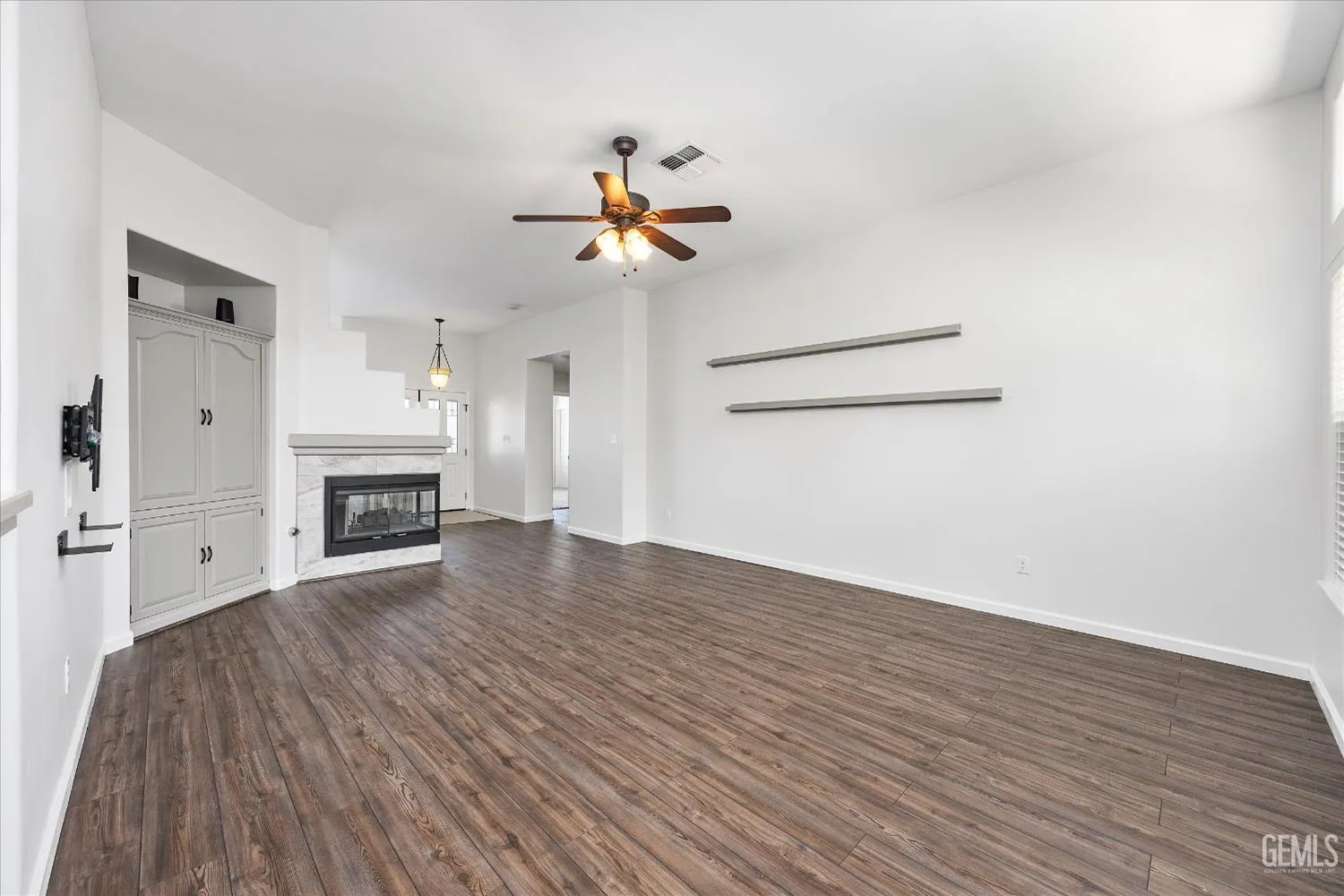 Bakersfield, California 93312, United States, 4 Bedrooms Bedrooms, ,2 BathroomsBathrooms,Residential,Active,212091