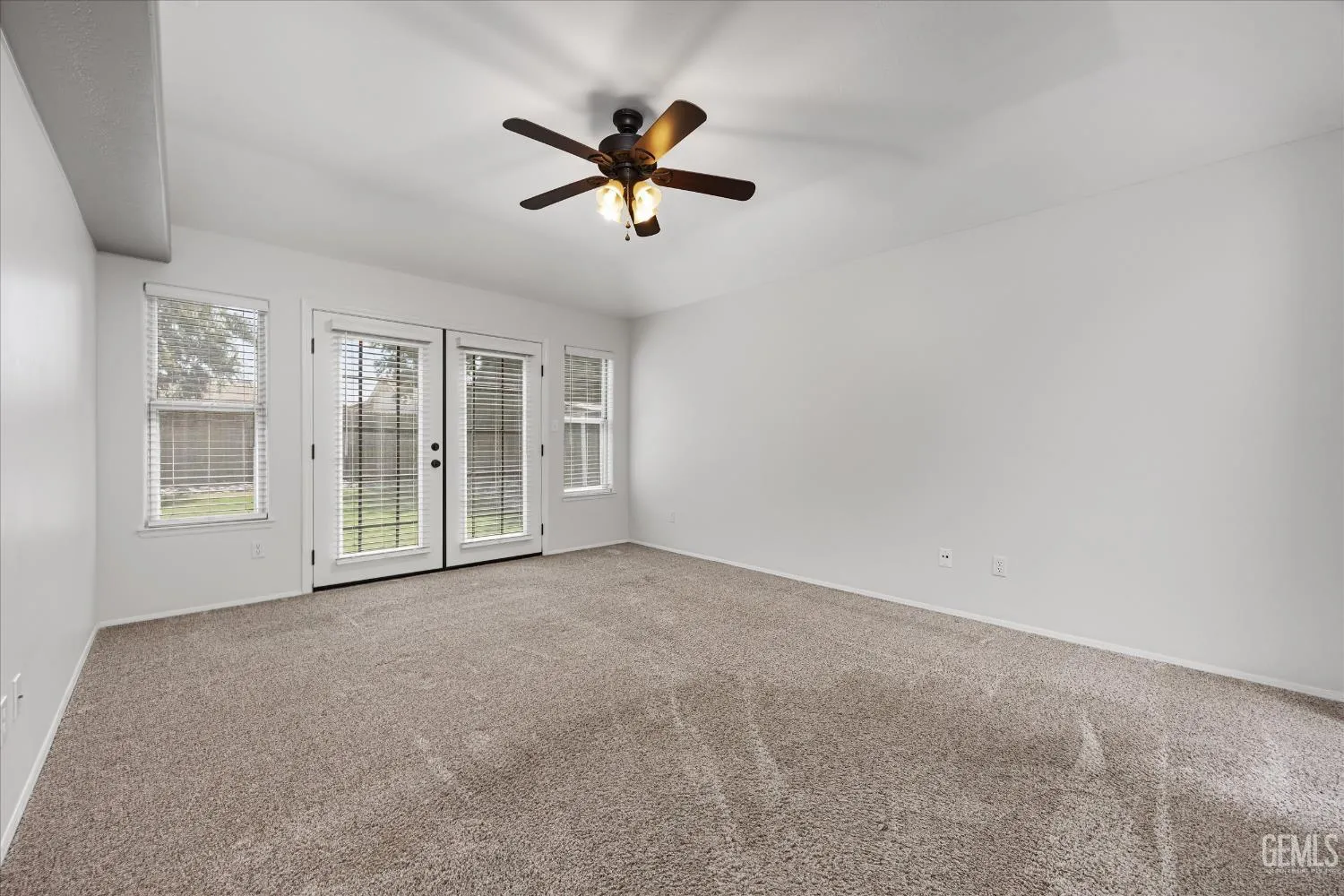 Bakersfield, California 93312, United States, 4 Bedrooms Bedrooms, ,2 BathroomsBathrooms,Residential,Active,212091