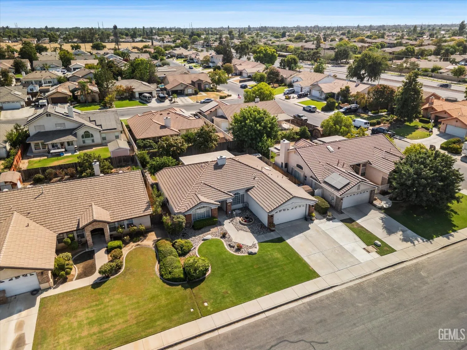 Bakersfield, California 93312, United States, 4 Bedrooms Bedrooms, ,2 BathroomsBathrooms,Residential,Active,212091