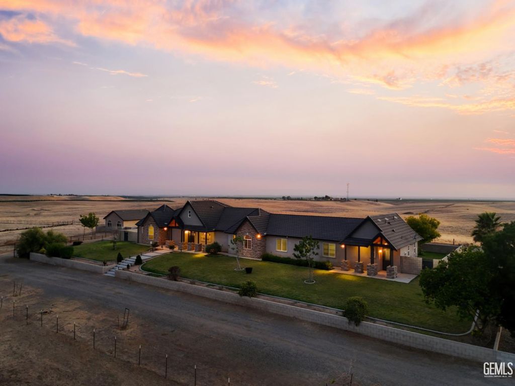 Photo of 393 Famoso Hills Drive, Bakersfield, CA 93308 (MLS # 202603709)