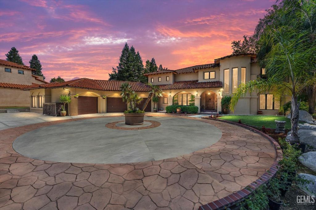 Photo of 14025 Yokuts Lane, Bakersfield, CA 93306 (MLS # 202511197)