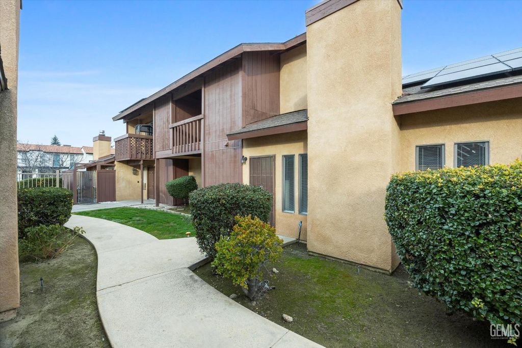 Photo of 5551 Midsummer Drive #E, Bakersfield, CA 93308 (MLS # 202600820)