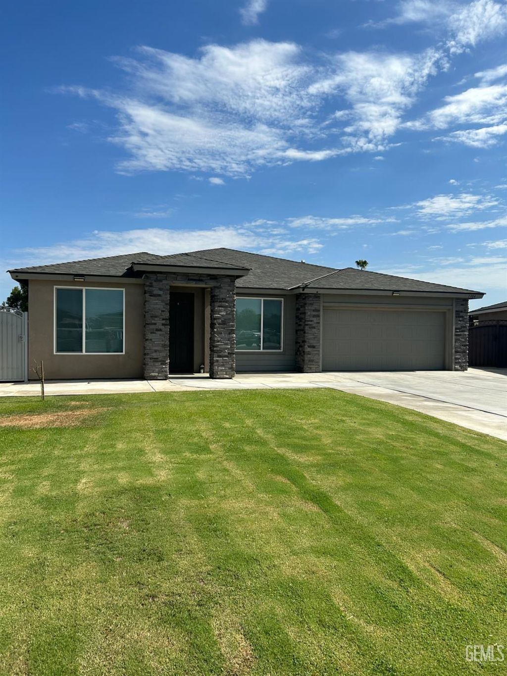Photo of 1304 Alder Glen Street, Bakersfield, CA 93307 (MLS # 202607819)
