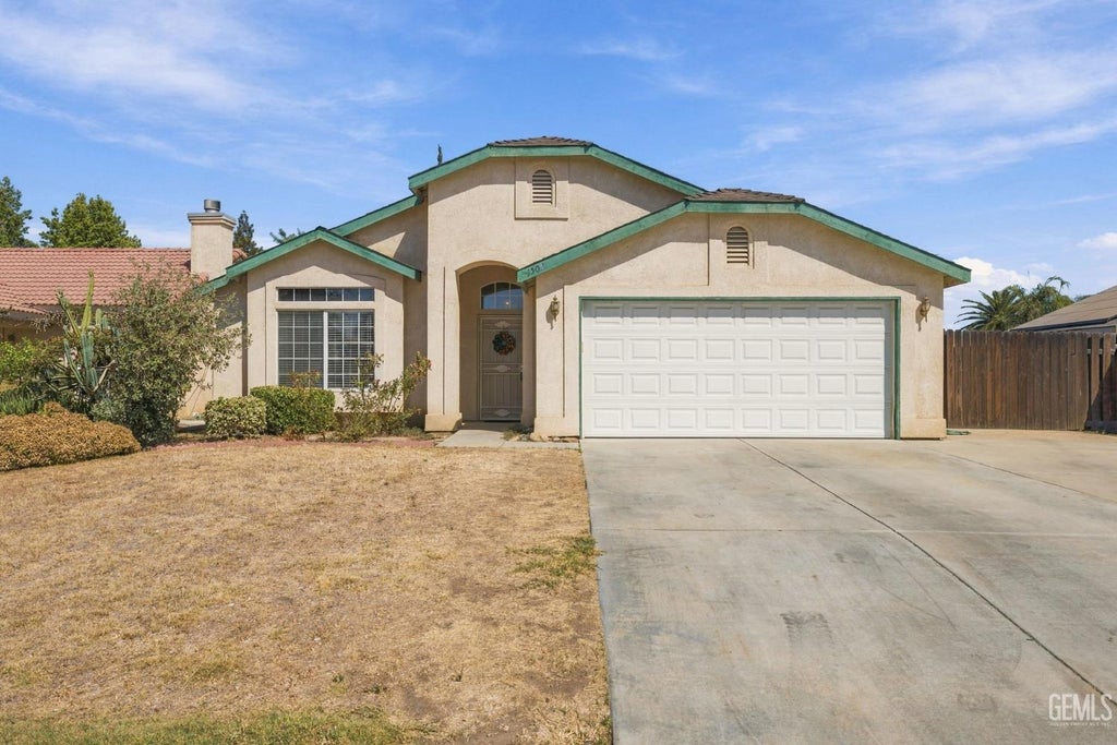 Photo of 4500 Kaytlain Avenue, Bakersfield, CA 93313 (MLS # 202609989)