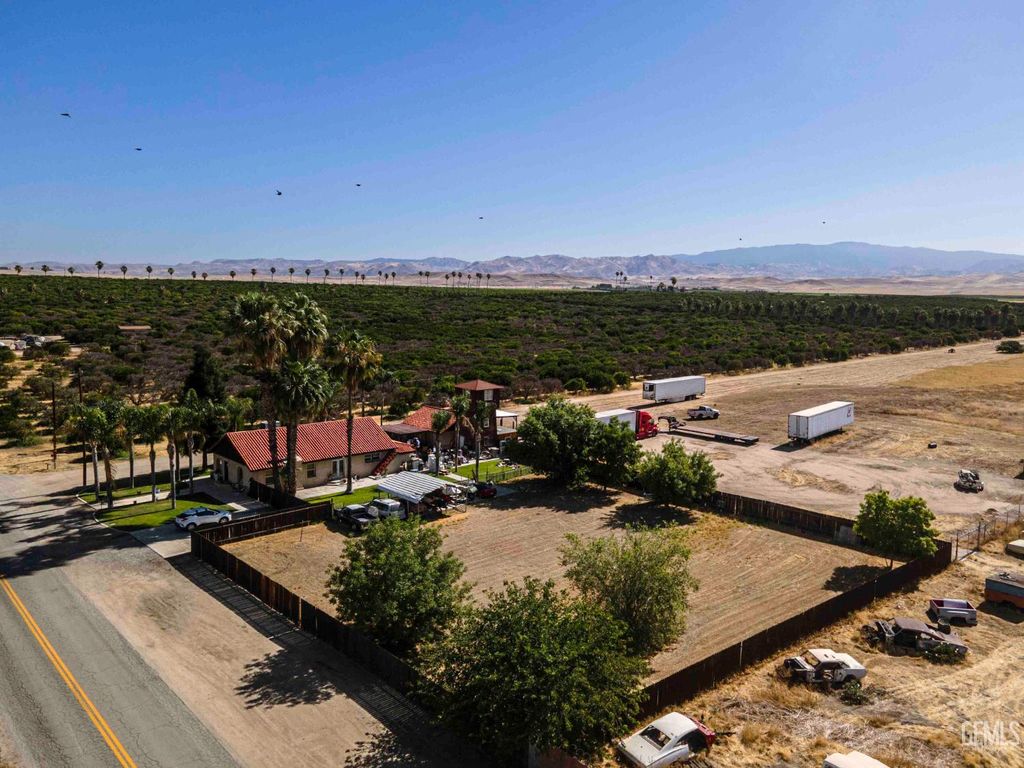 Photo of 113 S Pepper Drive, Bakersfield, CA 93307 (MLS # 202511151)