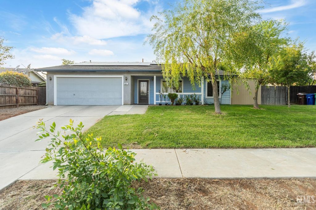 Photo of 1021 Princeton Avenue, Lindsay, CA 93247 (MLS # 202511171)