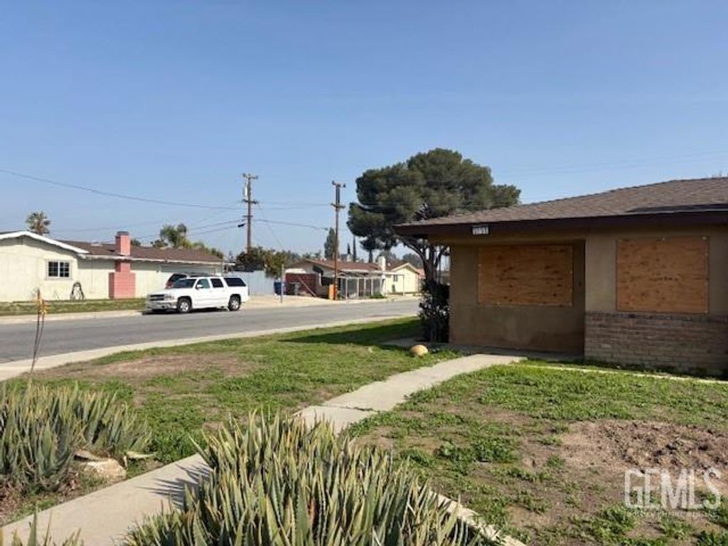 Photo of 3700 Argent Street, Bakersfield, CA 93304 (MLS # 202601136)