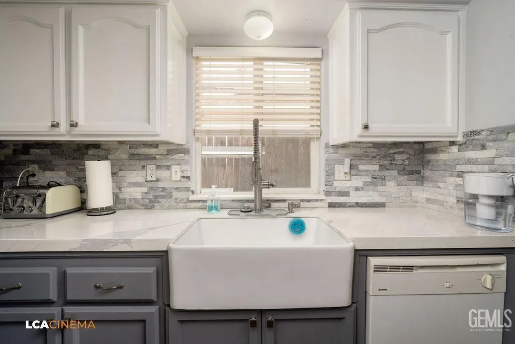 Bakersfield, California 93312, United States, 4 Bedrooms Bedrooms, ,3 BathroomsBathrooms,Residential,Active,26275