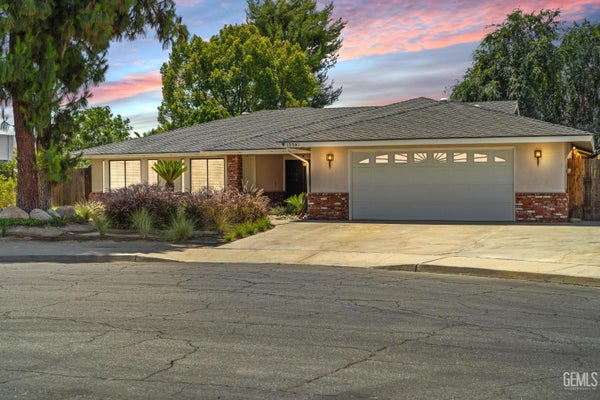 13301 BIRKENFELD AVE, BAKERSFIELD, CA 93314 - Image 41a702bca2a57629159175ca4345fbcb/74400147