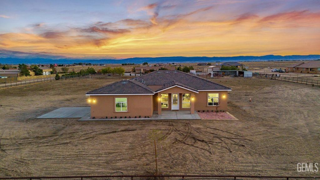 Photo of 7214 W Ave A6, Lancaster, CA 93536 (MLS # 202600765)