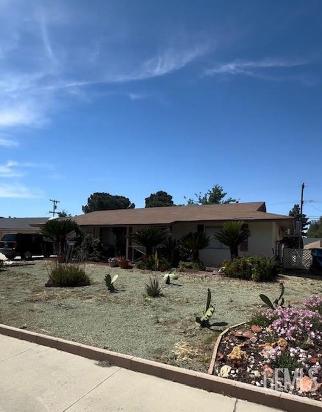 Photo of 913 CHERRY HILLS Drive, Bakersfield, CA 93309 (MLS # 202603742)