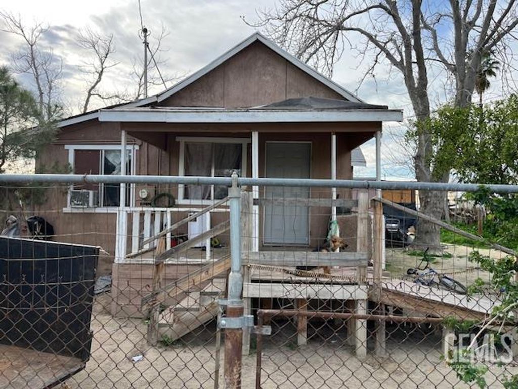 Photo of 419 Mary Street, Maricopa, CA 93252 (MLS # 202602795)