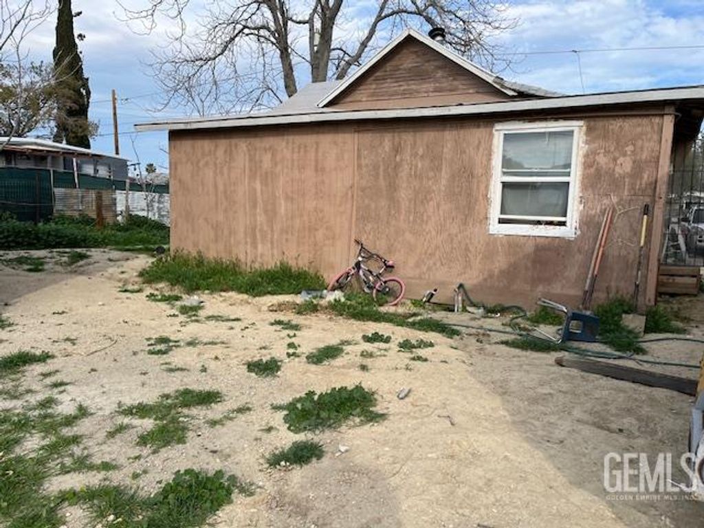 Photo of 419 Mary Street, Maricopa, CA 93252 (MLS # 202602795)