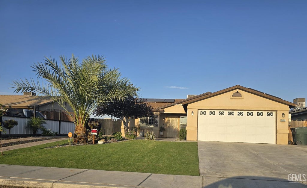 Photo of 6100 Walkabout Drive, Bakersfield, CA 93307 (MLS # 202609854)