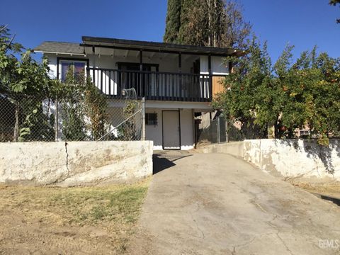 Photo of 1406 Grace Street, Bakersfield, CA 93305 (MLS # 202511400)