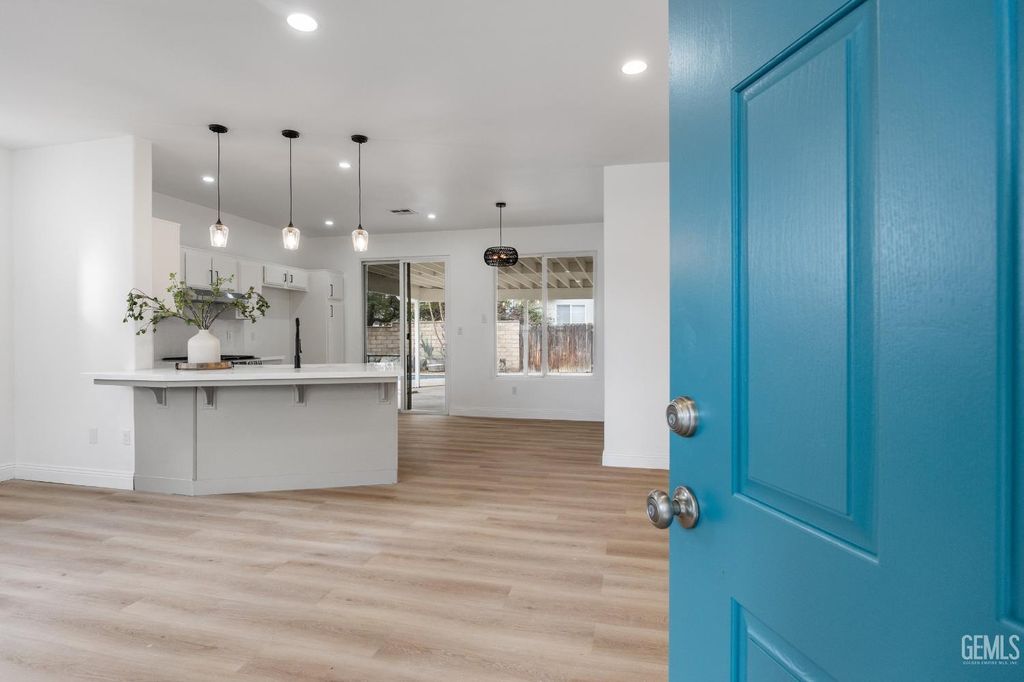 Photo of 8510 Mainsail Drive, Bakersfield, CA 93312 (MLS # 202600377)