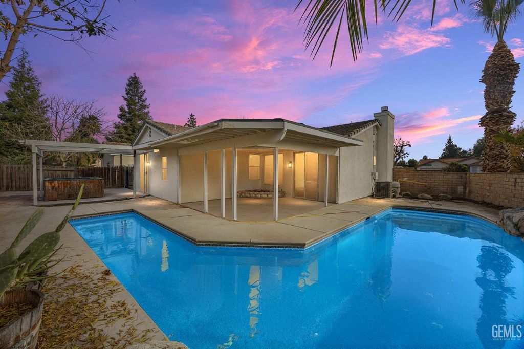 Photo of 8510 Mainsail Drive, Bakersfield, CA 93312 (MLS # 202600377)