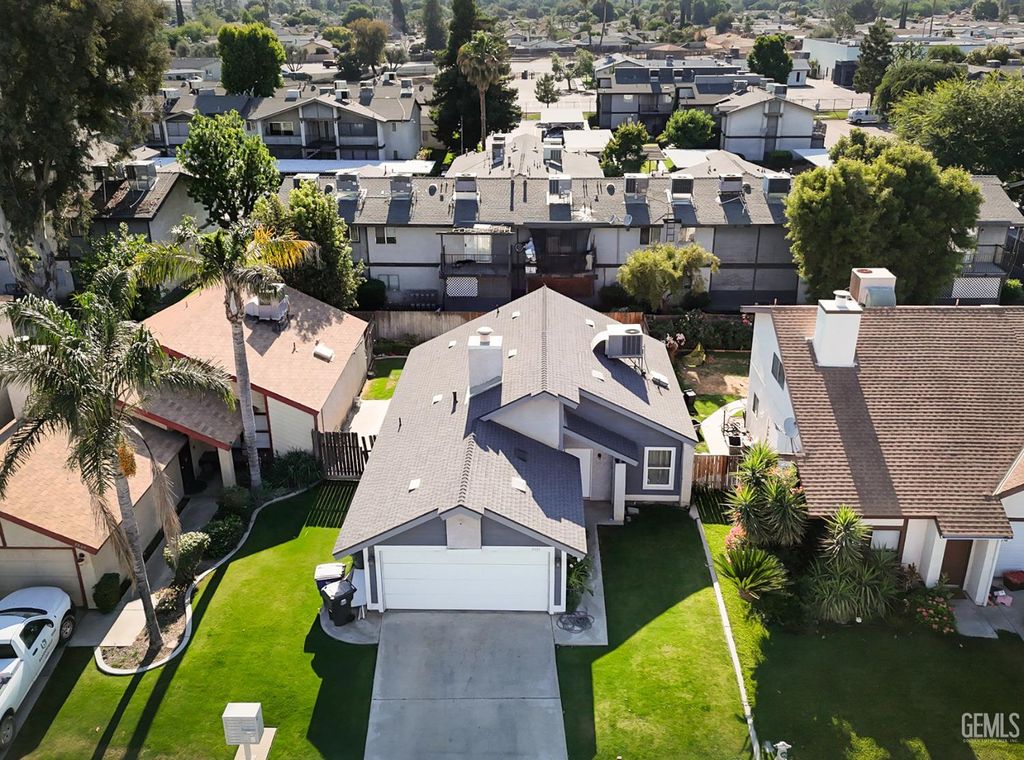 Photo of 3801 Cypress Glen Boulevard, Bakersfield, CA 93309 (MLS # 202605954)