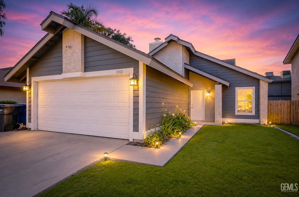 Photo of 3801 Cypress Glen Boulevard, Bakersfield, CA 93309 (MLS # 202605954)