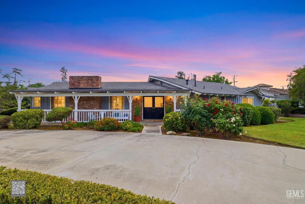Photo of 3641 Country Club Drive, Bakersfield, CA 93306 (MLS # 202604644)