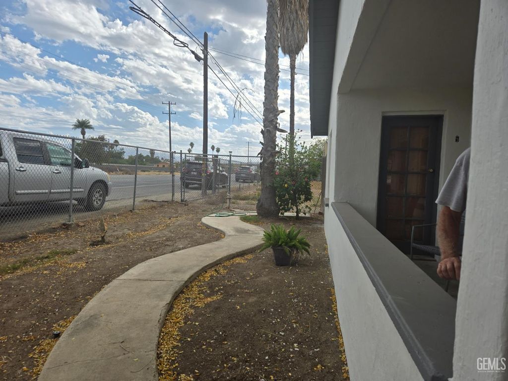Photo of 3721 Edison Highway, Bakersfield, CA 93307 (MLS # 202511369)