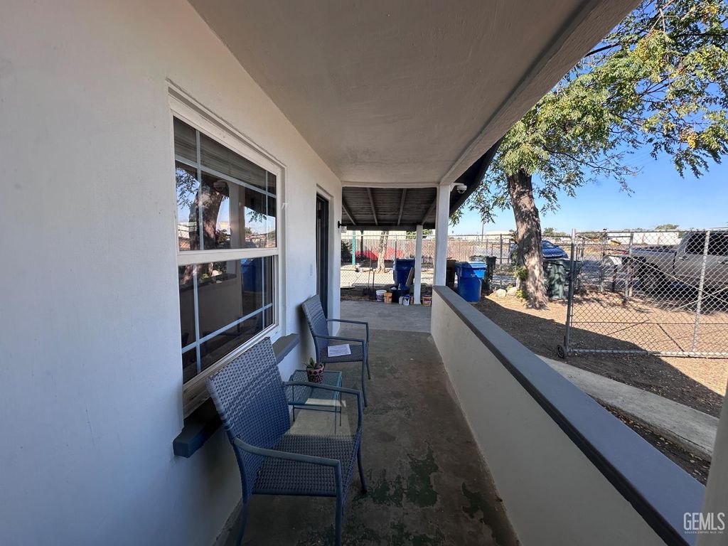 Photo of 3721 Edison Highway, Bakersfield, CA 93307 (MLS # 202511369)