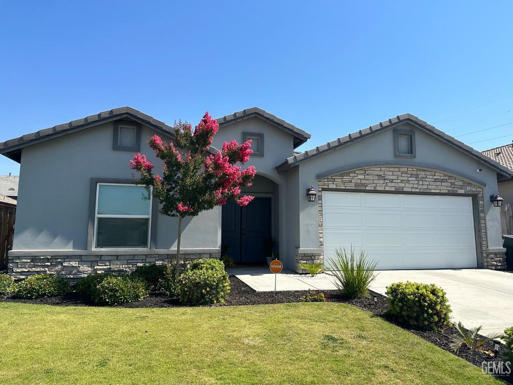 Photo of 6104 Mybryn Court, Bakersfield, CA 93306 (MLS # 202605629)