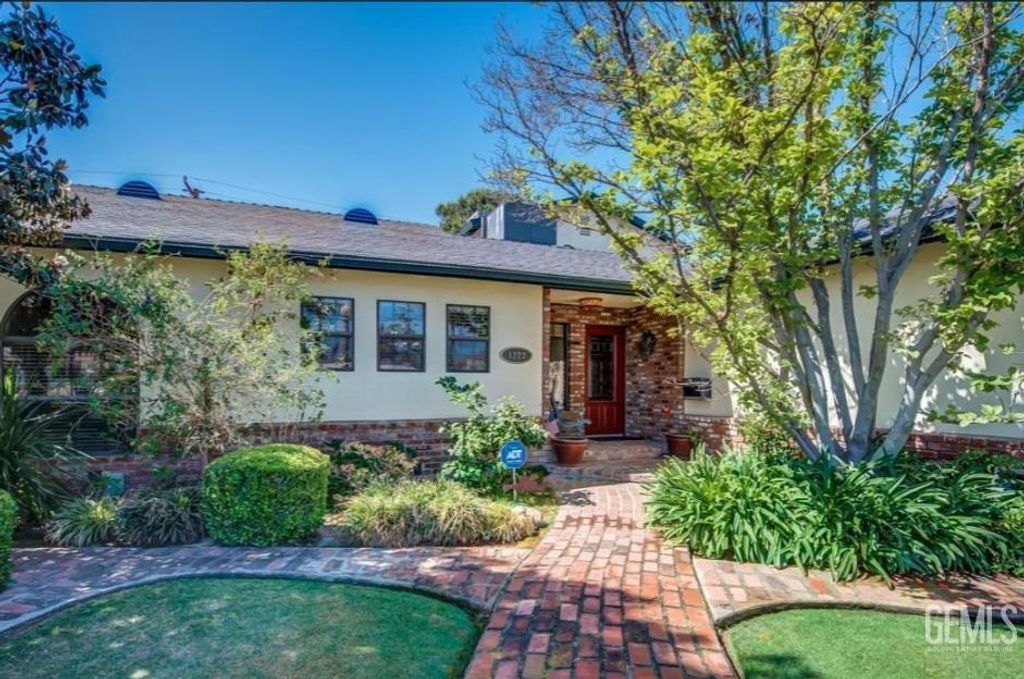 Photo of 1222 9th Avenue, Delano, CA 93215 (MLS # 202602805)