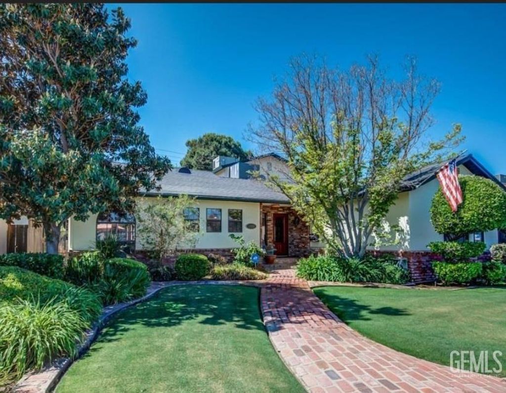 Photo of 1222 9th Avenue, Delano, CA 93215 (MLS # 202602805)