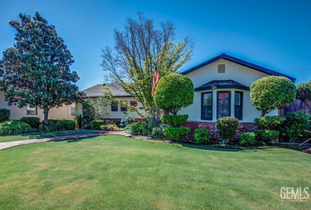 Photo of 1222 9th Avenue, Delano, CA 93215 (MLS # 202602805)