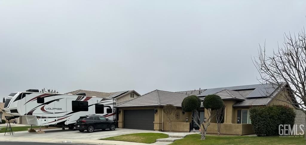 Photo of 10808 Corbett Canyon Drive, Bakersfield, CA 93312 (MLS # 202600775)