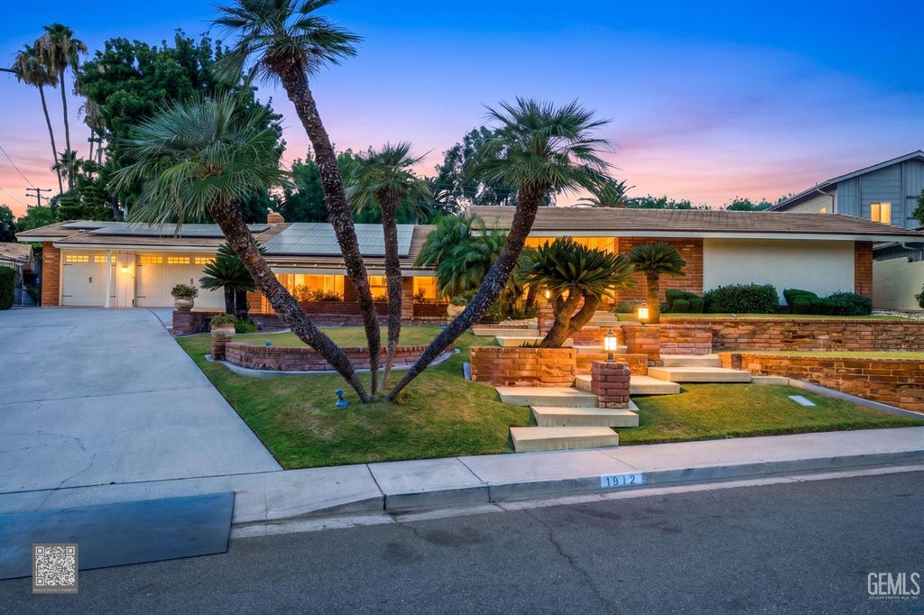 Photo of 1912 Country Club Drive, Bakersfield, CA 93306 (MLS # 202606478)