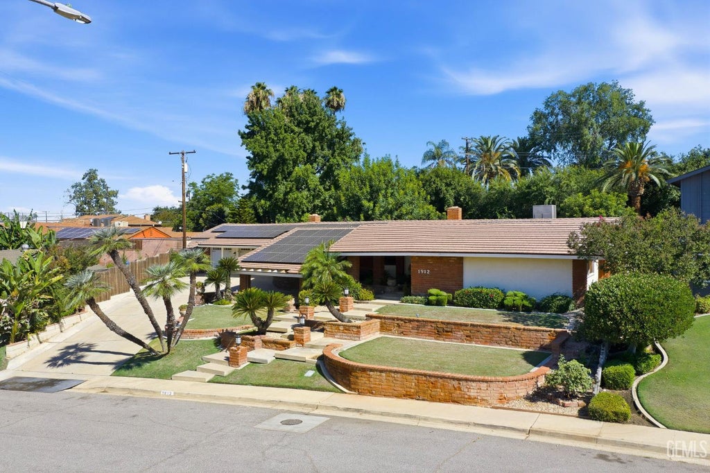 Photo of 1912 Country Club Drive, Bakersfield, CA 93306 (MLS # 202606478)