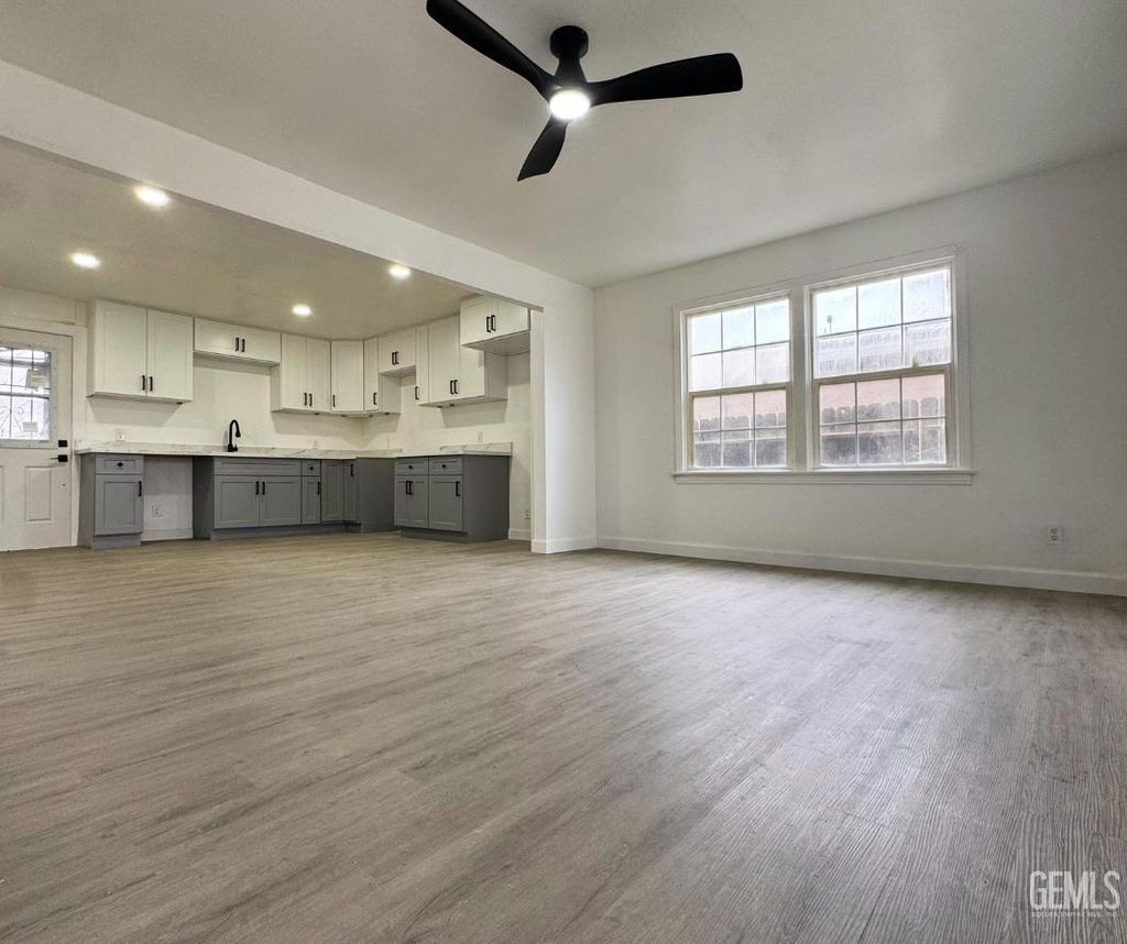 Photo of 10916 Santa Rosa Avenue Ave, Lamont, CA 93241 (MLS # 202513498)