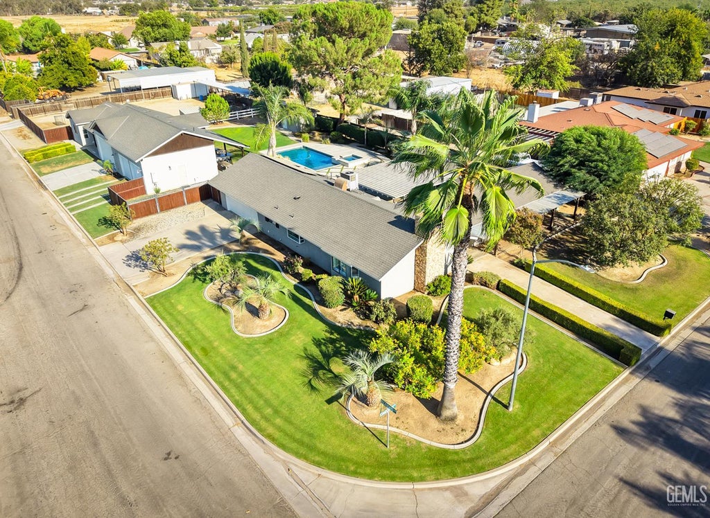 Photo of 2816 Stagecoach Street, Bakersfield, CA 93314 (MLS # 202608659)