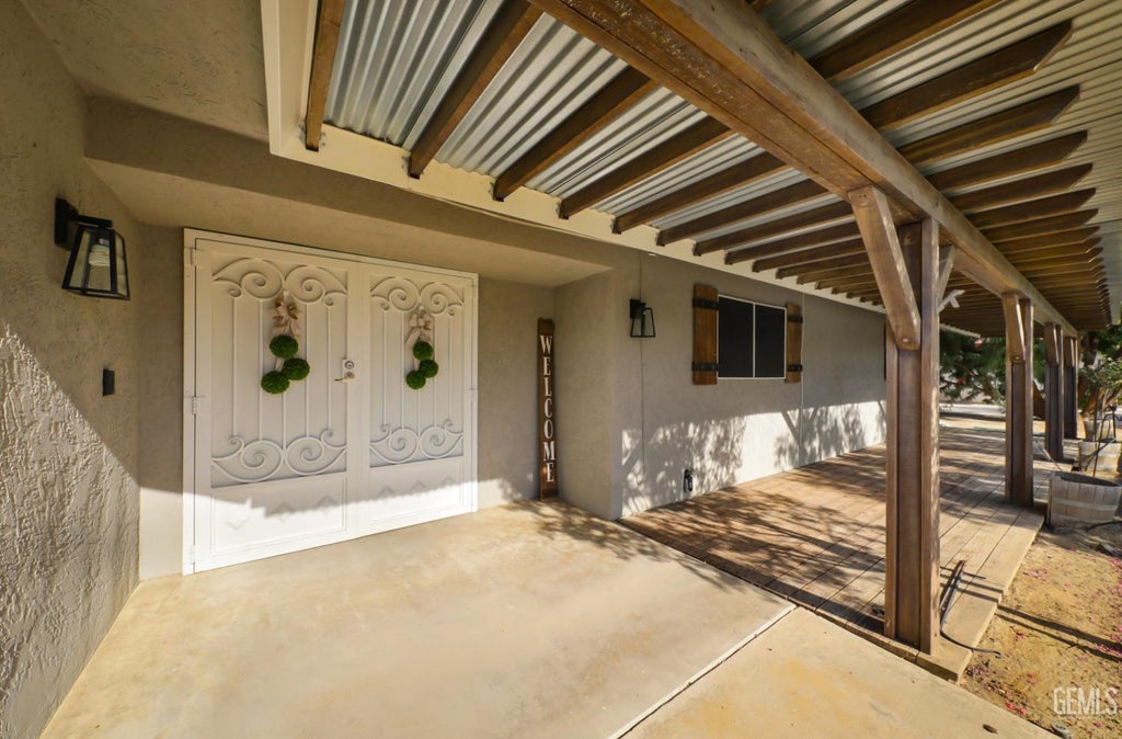 Photo of 2816 Stagecoach Street, Bakersfield, CA 93314 (MLS # 202608659)