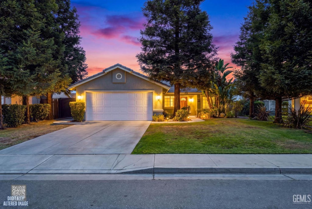 Photo of 9005 Mendocino Drive, Bakersfield, CA 93312 (MLS # 202608232)