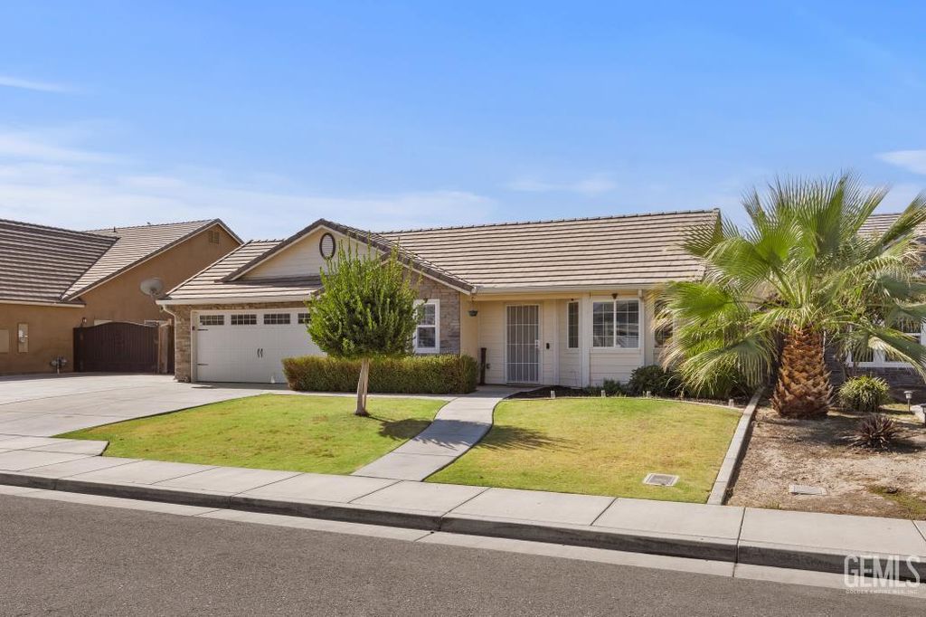 Photo of 6225 Thorton Avenue, Bakersfield, CA 93313 (MLS # 202510207)