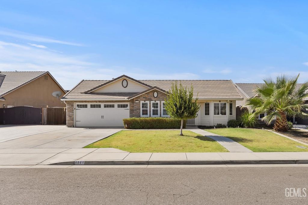 Photo of 6225 Thorton Avenue, Bakersfield, CA 93313 (MLS # 202510207)