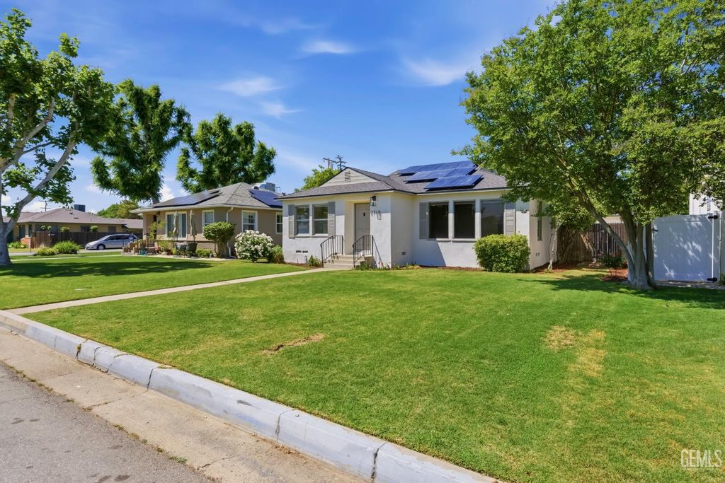 Photo of 2715 Cedar Street, Bakersfield, CA 93301 (MLS # 202603822)