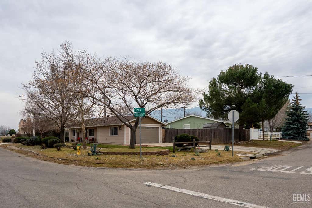 Photo of 21621 Golden Hills Boulevard, Tehachapi, CA 93561 (MLS # 202608636)