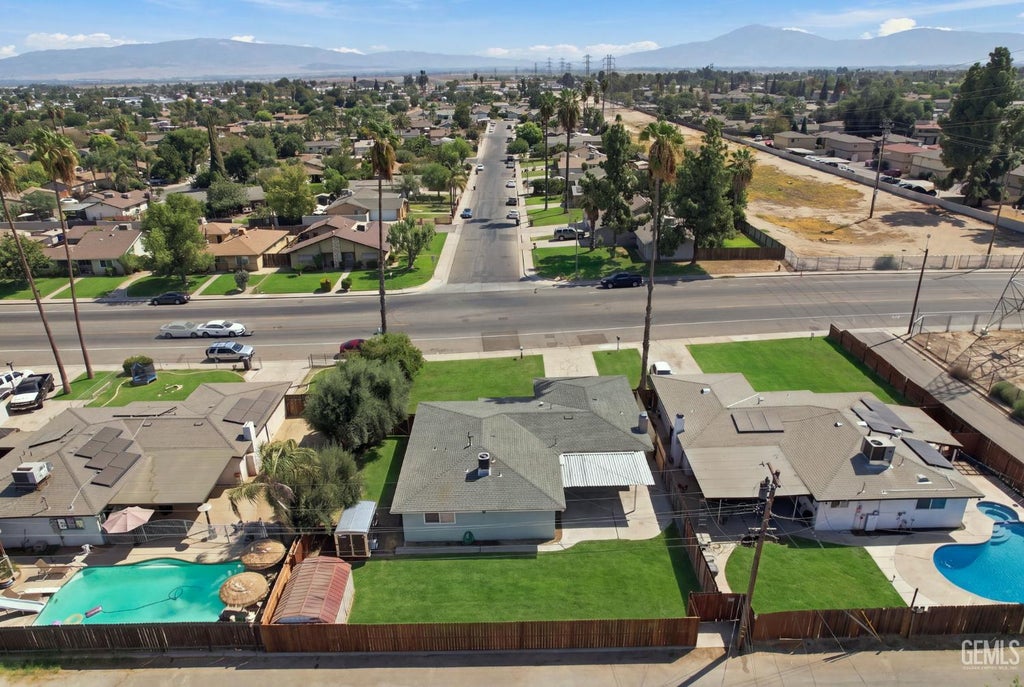 Photo of 4609 Monitor Street, Bakersfield, CA 93307 (MLS # 202610131)