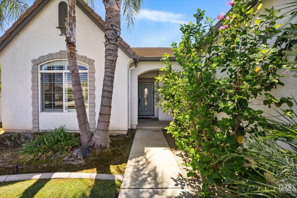 Photo of 12701 Sable Point Drive, Bakersfield, CA 93312 (MLS # 202604041)