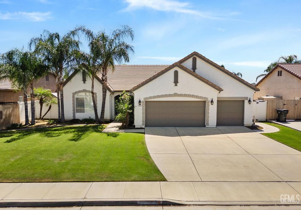 Photo of 12701 Sable Point Drive, Bakersfield, CA 93312 (MLS # 202604041)