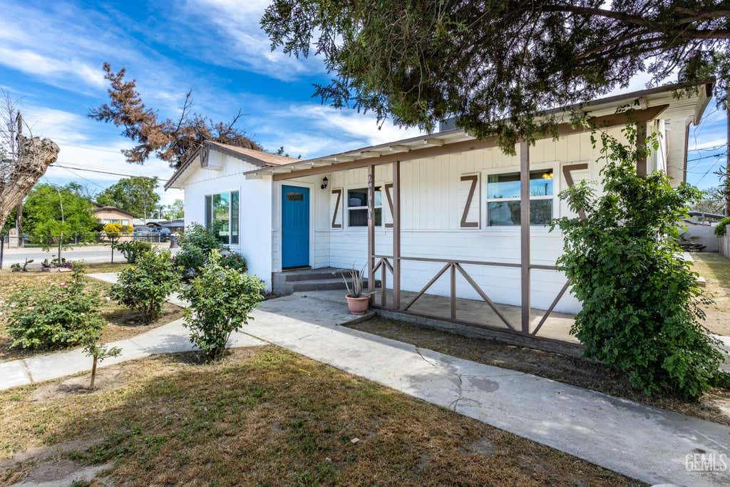 Photo of 2700 Karen Place, Bakersfield, CA 93307 (MLS # 202603238)