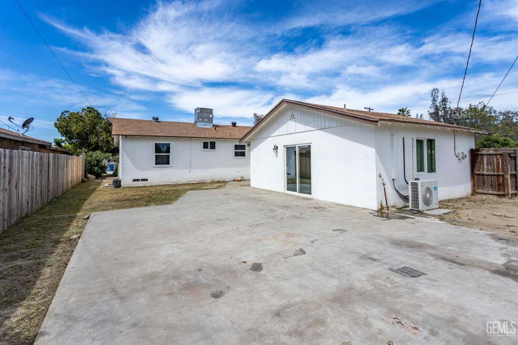 Photo of 2700 Karen Place, Bakersfield, CA 93307 (MLS # 202603238)