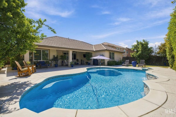 14524 BLUE STREAM AVE, BAKERSFIELD, CA 93314 - Image 48633e921fd0fc0a44b5b88551bbbdce/4106229352