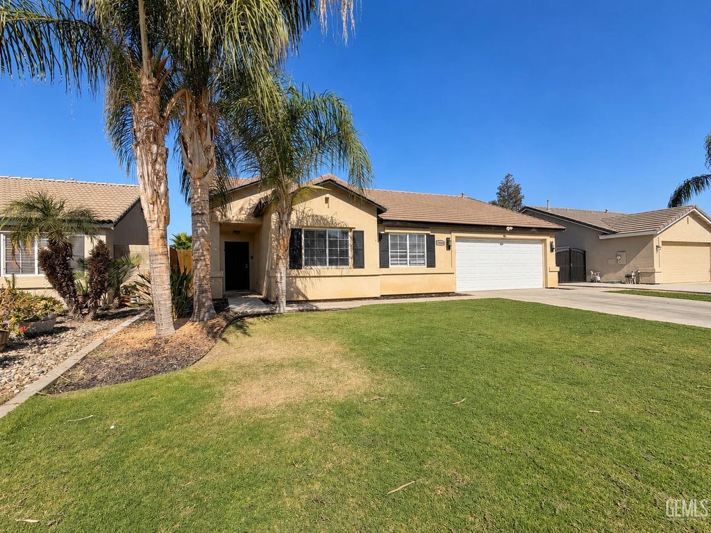 Photo of 10006 Thistledown Lane, Bakersfield, CA 93312 (MLS # 202610927)