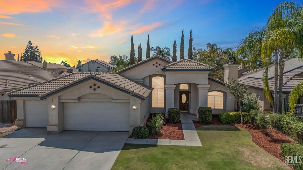 Photo of 11917 Leigh River Street, Bakersfield, CA 93312 (MLS # 202510266)