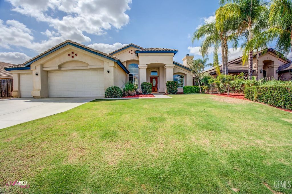 Photo of 11917 Leigh River Street, Bakersfield, CA 93312 (MLS # 202510266)
